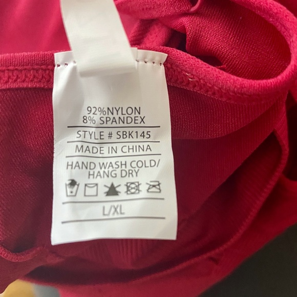 Itzon Strappy Red Sports Bra LARGE/EXTRA LARGE - Picture 2 of 8